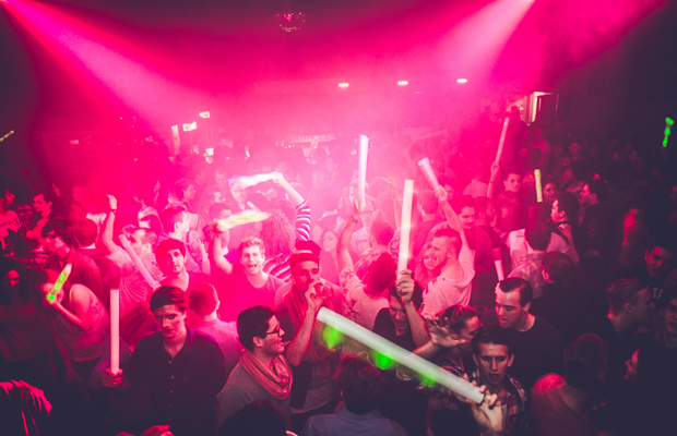 YOLO-Party 5.0: NeonGlow - Mit den DJs Da Silva und Paul MG