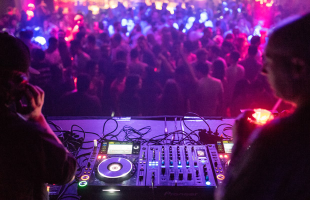 Mellow Weekend: Ibiza Clubbin´ Mixed Styles