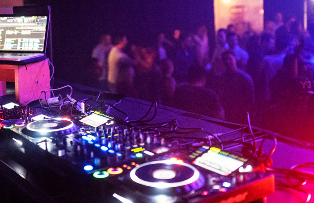 Mellow Weekend: Mit Calvin Villa & Sonix