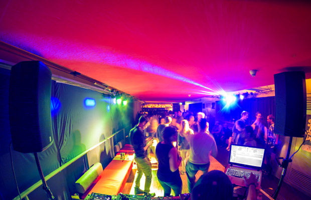 Deep & Dirty mit den DJs Tim Gray und Nico Willius (Techno)
