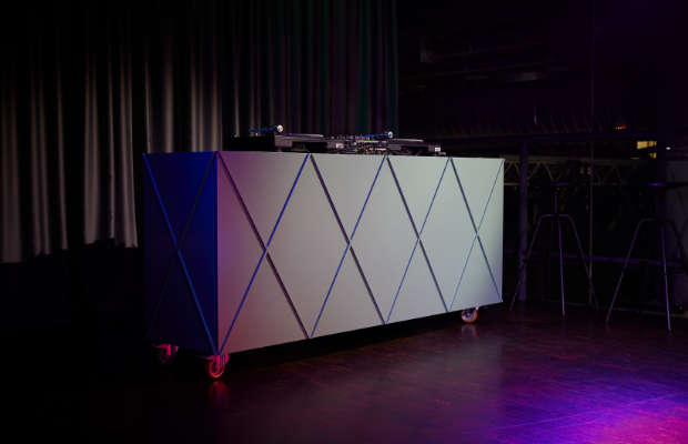 In der BAR mit Loccabeats Farblautsprecher