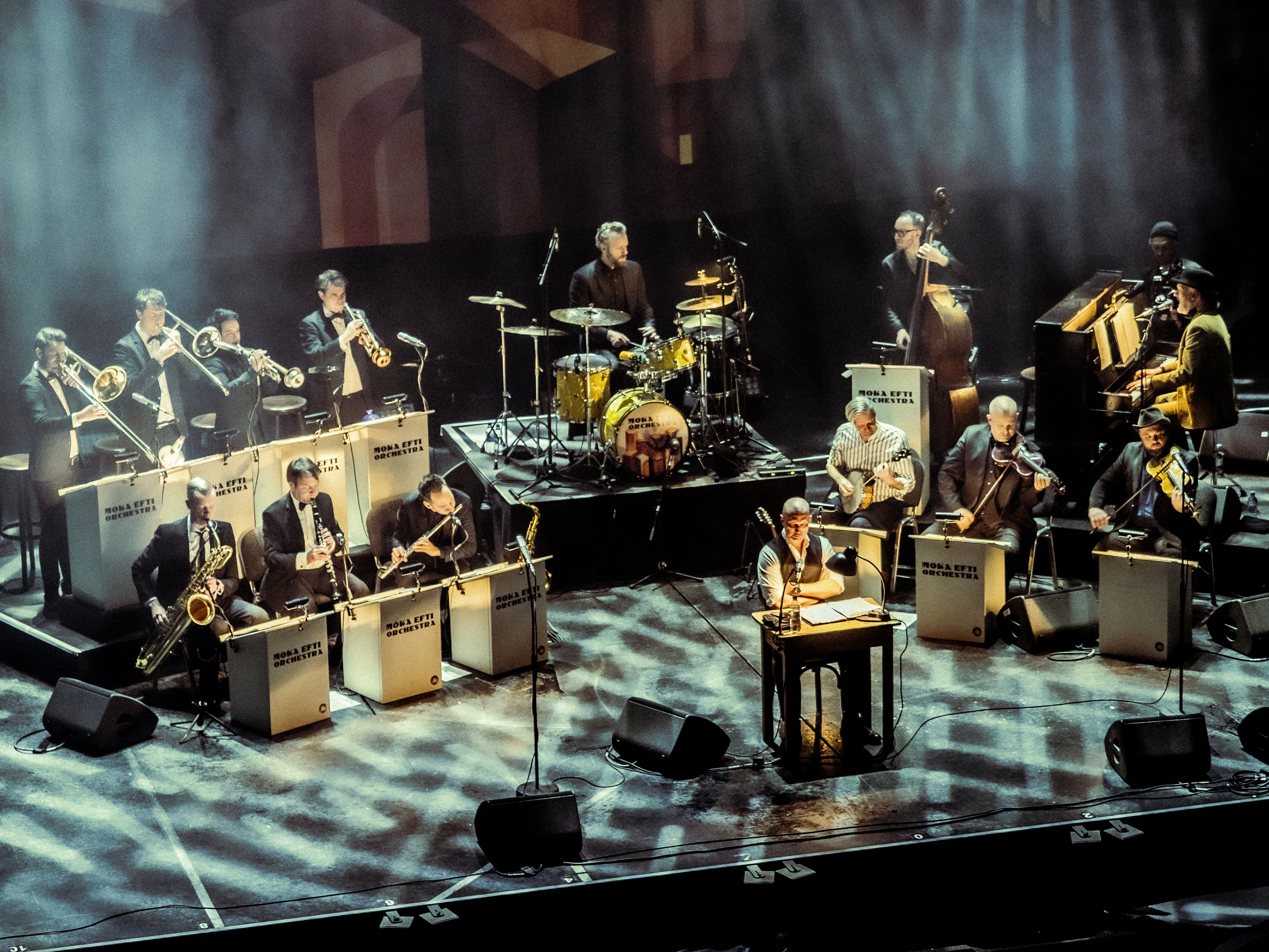Moka Efti Orchestra & Benno Fürmann: Der Vorhang fällt