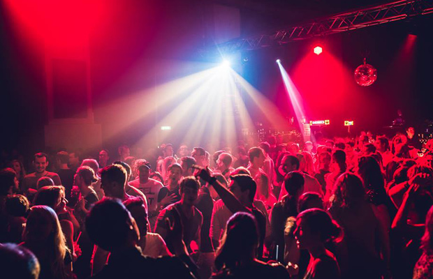 Fifty/Fifty: Die Party für Best Ager 